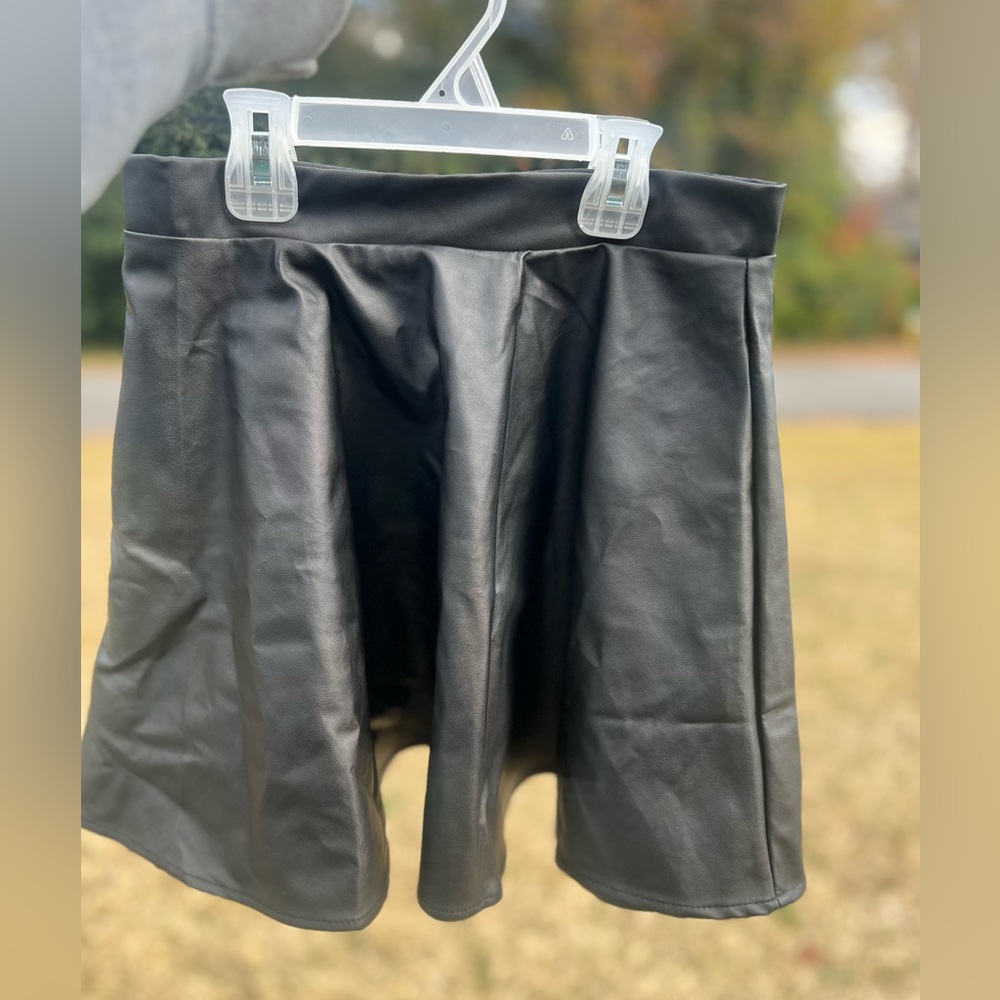 SIZE SMALL SHEIN SKIRT‼️‼️ TRIED ON ONCE‼️‼️